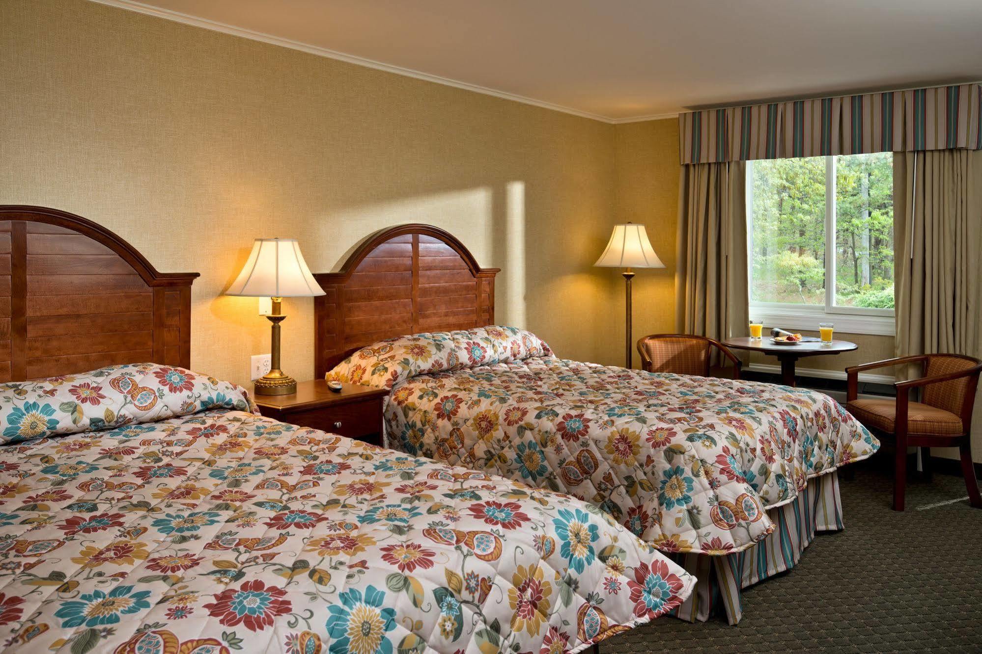 Motel & Wellfleet